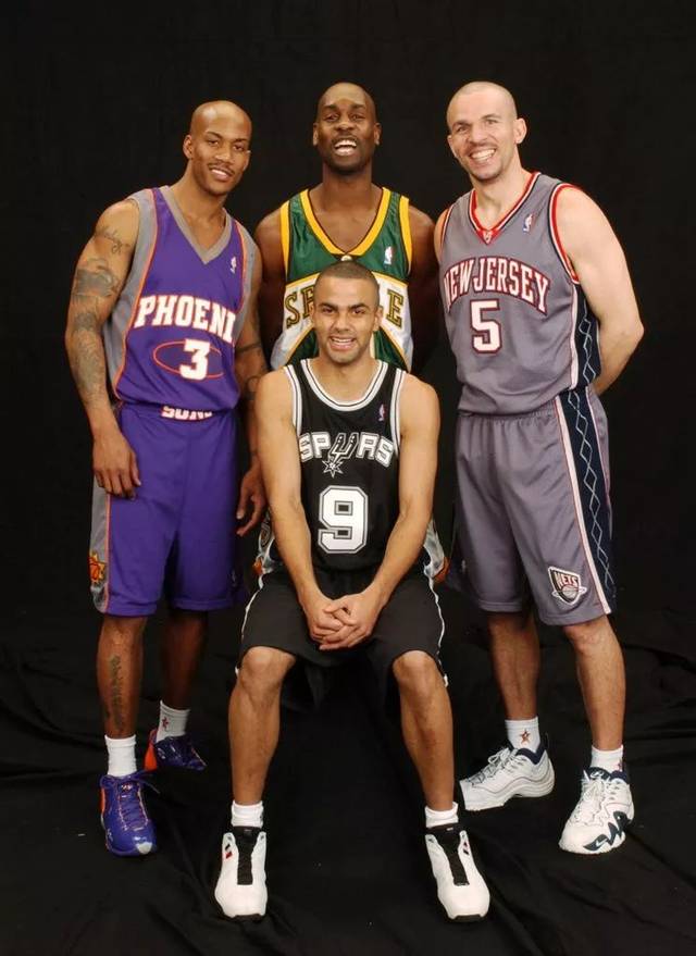 站位牵制 站位牵制